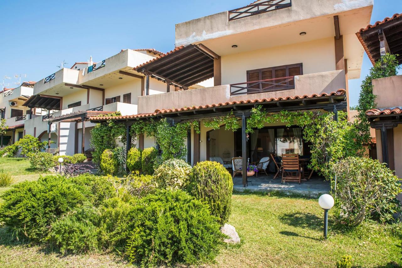 Eirinis House Villa Посиди Екстериор снимка