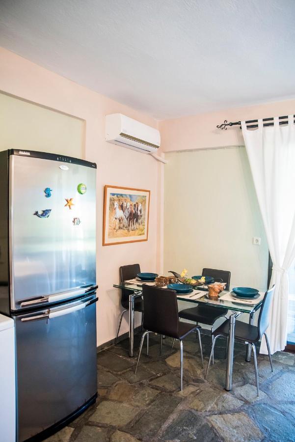 Eirinis House Villa Посиди Екстериор снимка