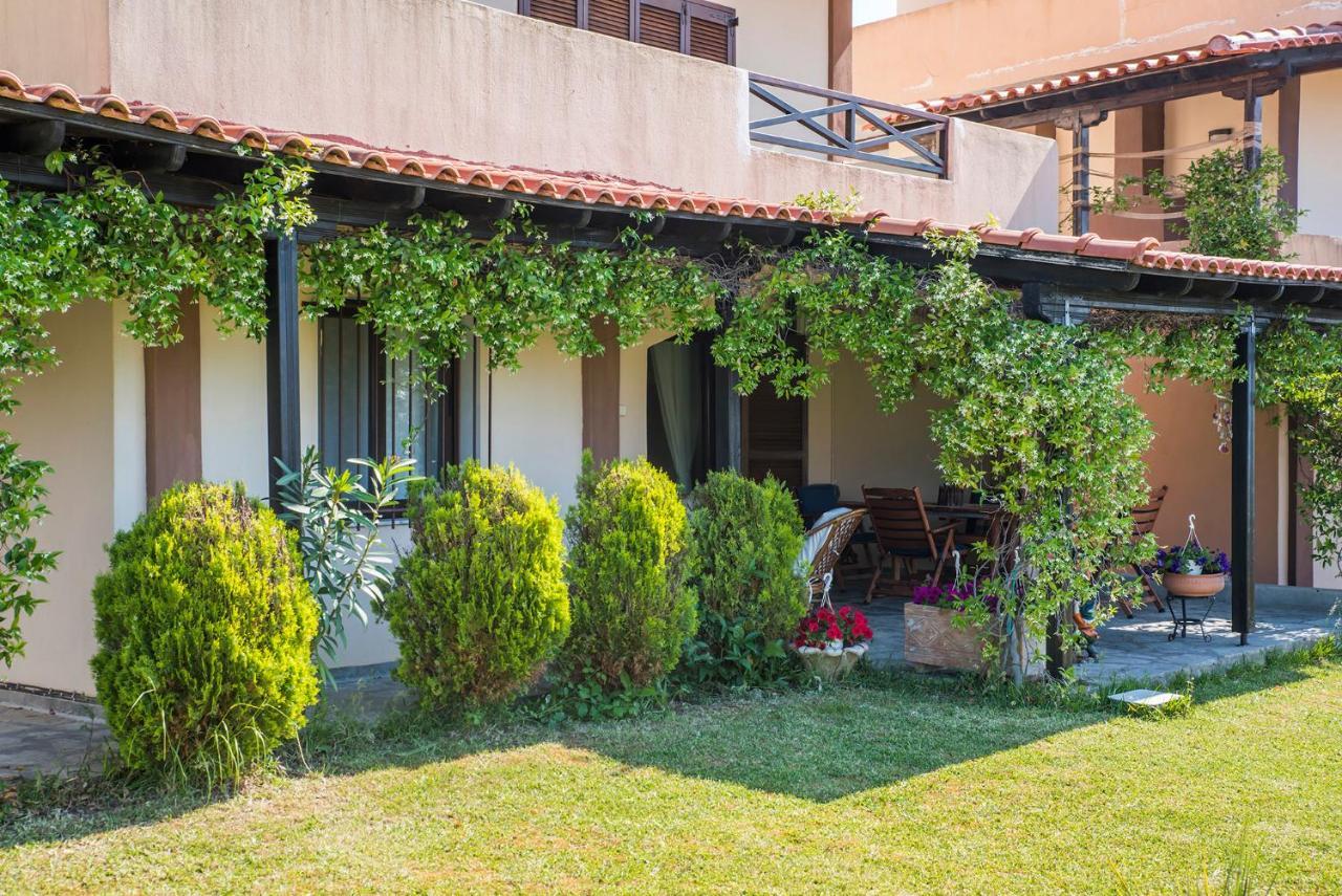 Eirinis House Villa Посиди Екстериор снимка