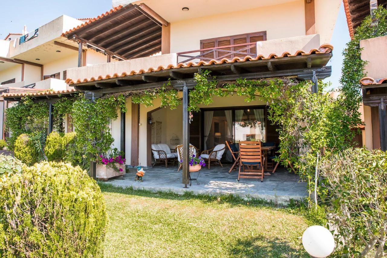 Eirinis House Villa Посиди Екстериор снимка