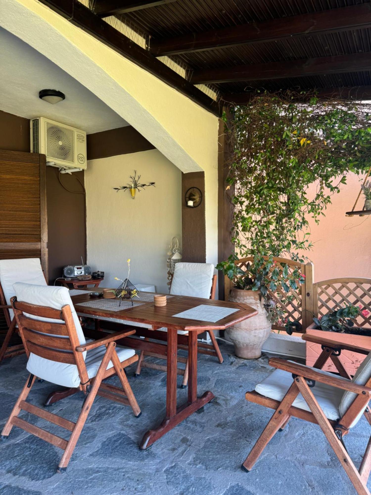 Eirinis House Villa Посиди Екстериор снимка