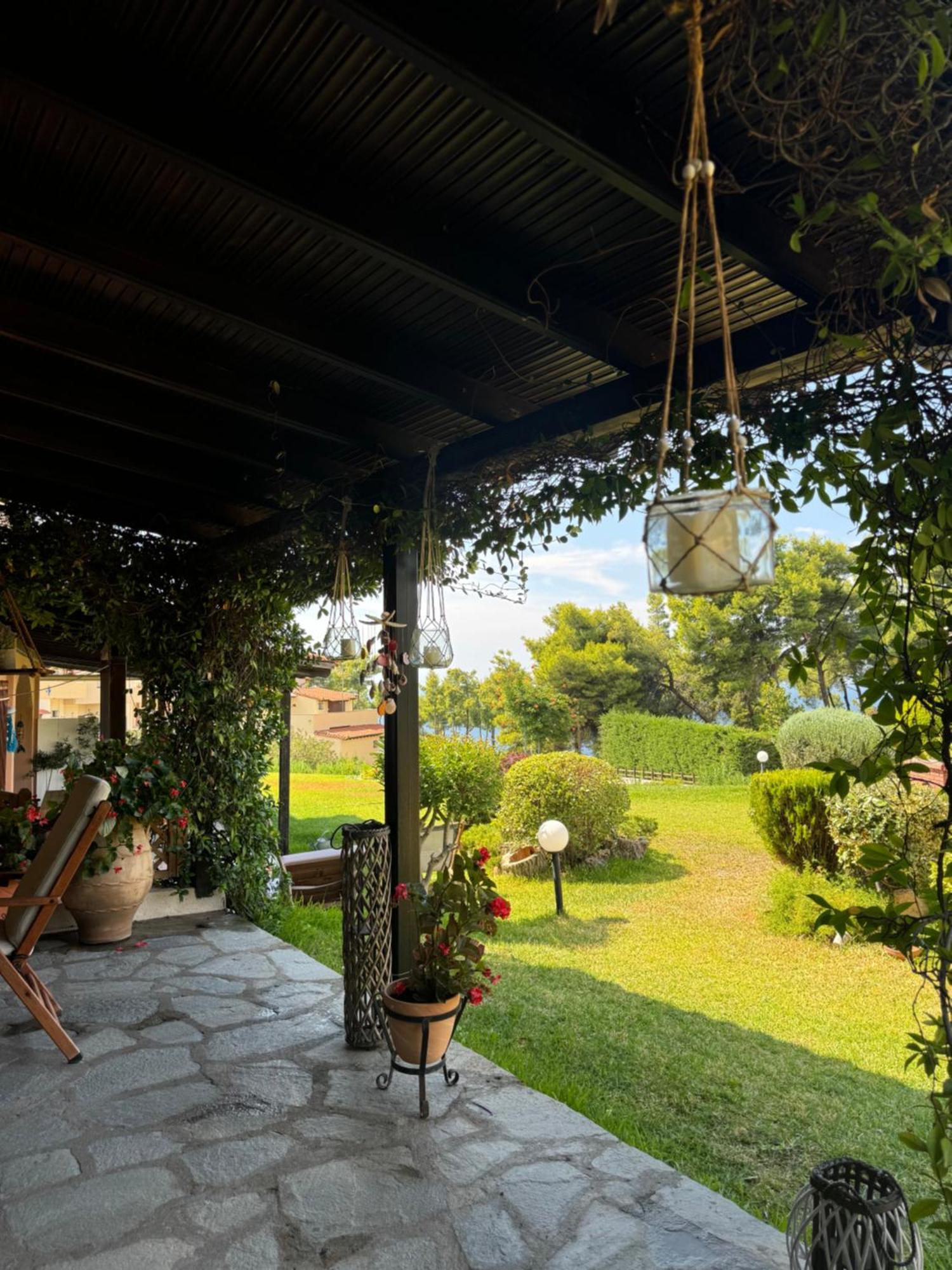 Eirinis House Villa Посиди Екстериор снимка